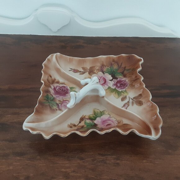 Lipper & Mann Square Divided Dish W/ Scalloped Edge Floral Motif - Picture 1 of 6
